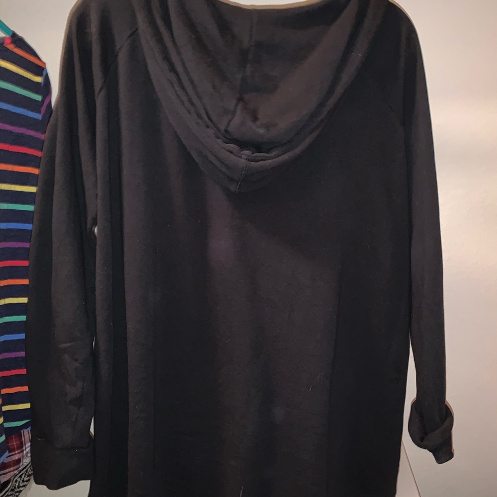 Sold out online-Torrid Black V Neck Hoodie sz 2 - Picture 3 of 3
